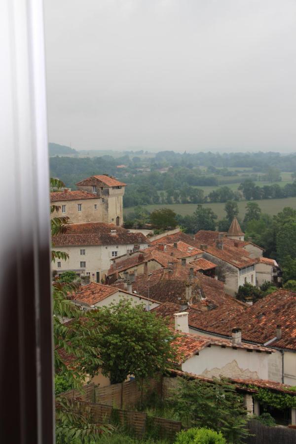 Bed and Breakfast Grange Bleuet Aubeterre-sur-Dronne Exterior foto
