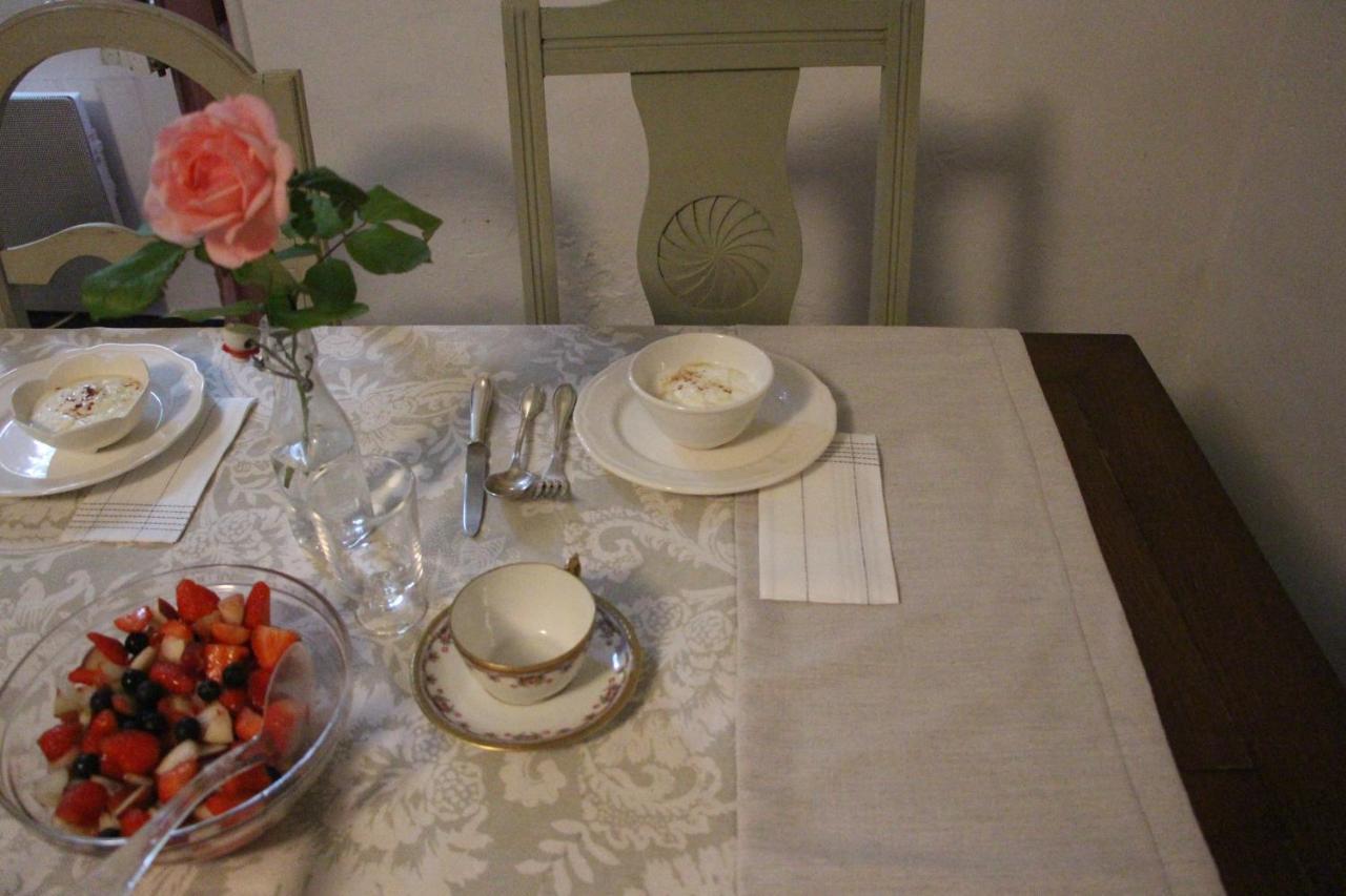Bed and Breakfast Grange Bleuet Aubeterre-sur-Dronne Exterior foto