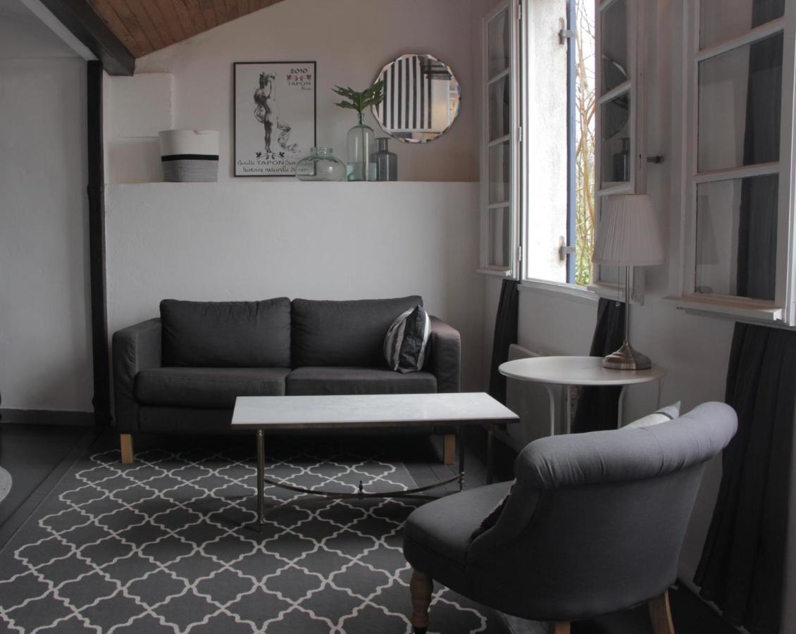 Bed and Breakfast Grange Bleuet Aubeterre-sur-Dronne Exterior foto